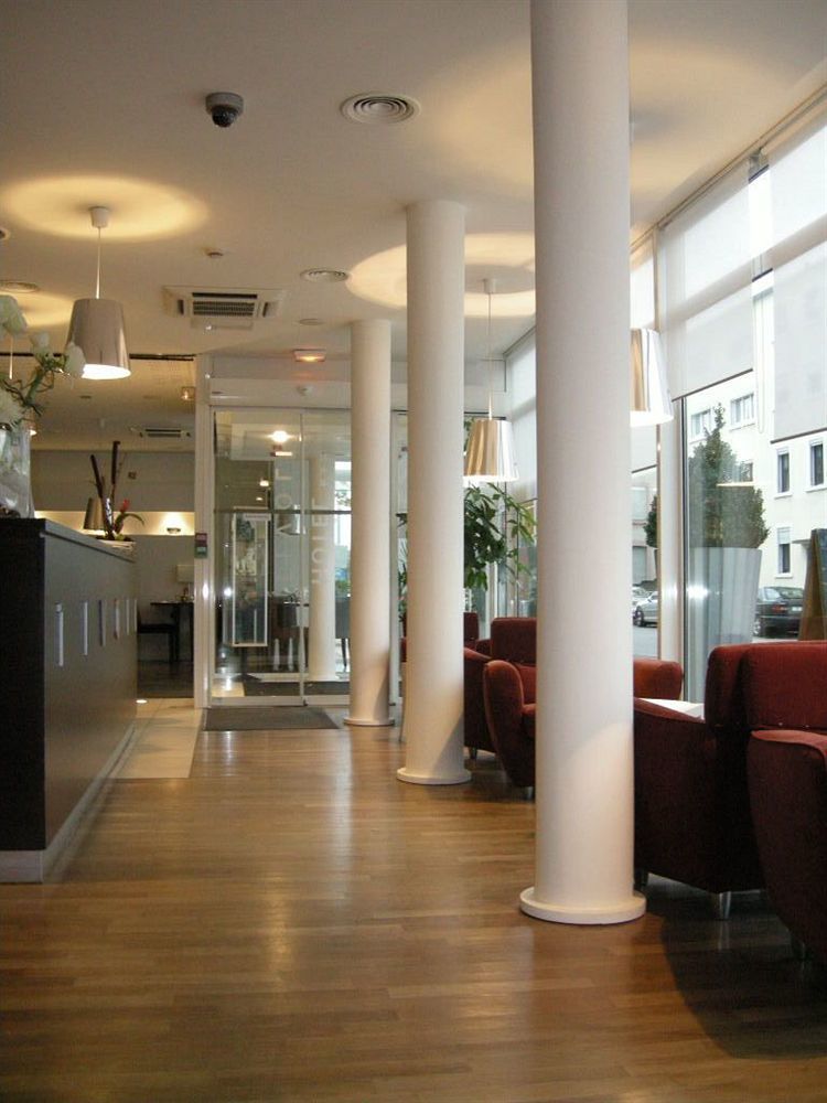 Hôtel Restaurant Tivoli - Basel Airport Huningue Esterno foto
